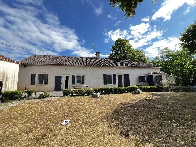 Huis te koop in&nbsp;CONCOTS 46260 Lot Midi-Pyrénées France: Charmant huis met zwembad nabij Saint-Cirq-Lapopie. Gelegen op loopafstand van een levendig dorp met bakker, bar, restaurants en een wekelijkse markt; deze fraaie woning met één slaapkamer en zwemba...