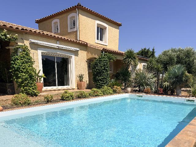 Huis te koop in&nbsp;CARCASSONNE 11000 Aude Languedoc Roussillon France: Een elegante villa in mediterrane stijl, vlak bij Lac de la Cavayère en Carcassonne. Gelegen op een van de meest gewilde locaties nabij het prachtige Lac de la Cavayère en de historische stad Carcas...