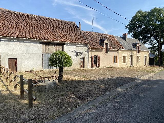Huis te koop in&nbsp;TILLY 36310 Indre Centre France: Twee huizen en een grote schuur in een rustig gehucht. EXCLUSIEF BIJ BEAUX VILLAGES! Een huis dat nog moet worden afgewerkt en een tweede huis dat nog gerenoveerd moet worden (onder voorbehoud van ver...