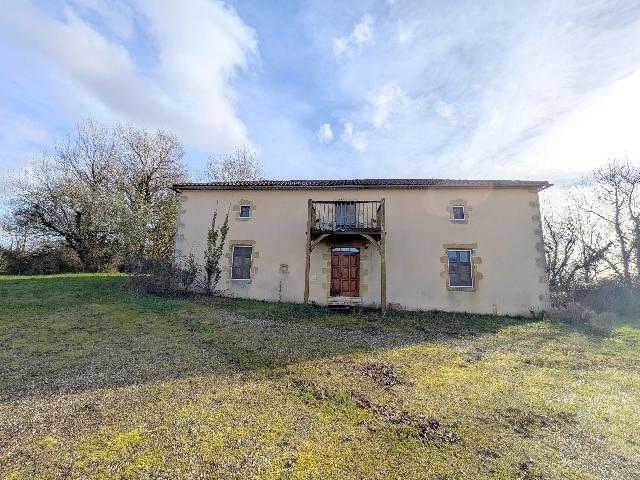 Agricultural-property&nbsp;for sale&nbsp;ABZAC 16500 Charente Poitou-Charentes France: Unique property with fishing lake, independent guest cottage and excellent tourism potential. EXCLUSIVE TO BEAUX VILLAGES ! Set in an idyllic and wonderfully private countryside location, this versati...