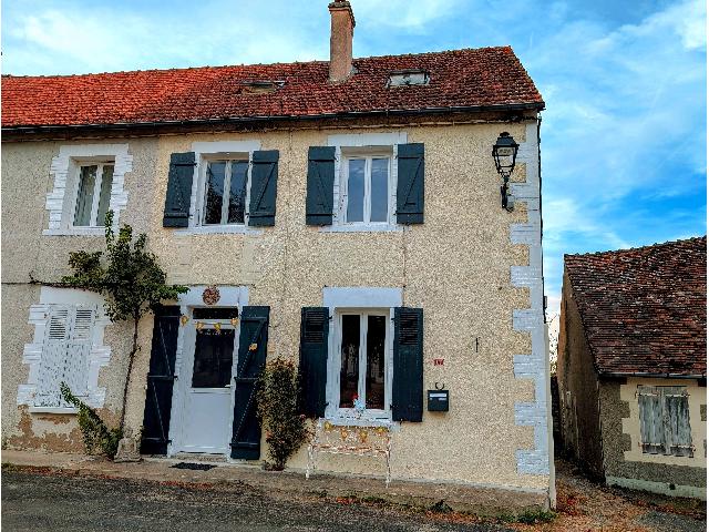 Gîtes/Chambres d'hôtes te koop in&nbsp;LIGLET 86290 Vienne Poitou-Charentes France: Dorpswoning waarbij alle slaapkamers over een eigen badkamer beschikken. Of het nu gaat om een ​​gezinswoning, een fantastisch vakantiehuis of een locatie voor een kleinschalig bedrijf: dit charma...