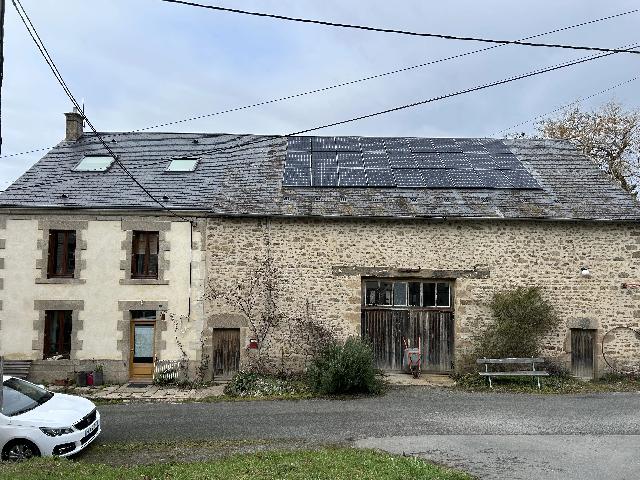 Huis te koop in&nbsp;CHÂTELUS-MALVALEIX 23270 Creuse Limousin France: Ruime gezinswoning met ateliers voor kunst en keramiek. Deze prachtige gezinswoning is met liefde onderhouden door de huidige eigenaren, die er al meer dan 30 jaar wonen. Zij hebben uitgebreide renova...