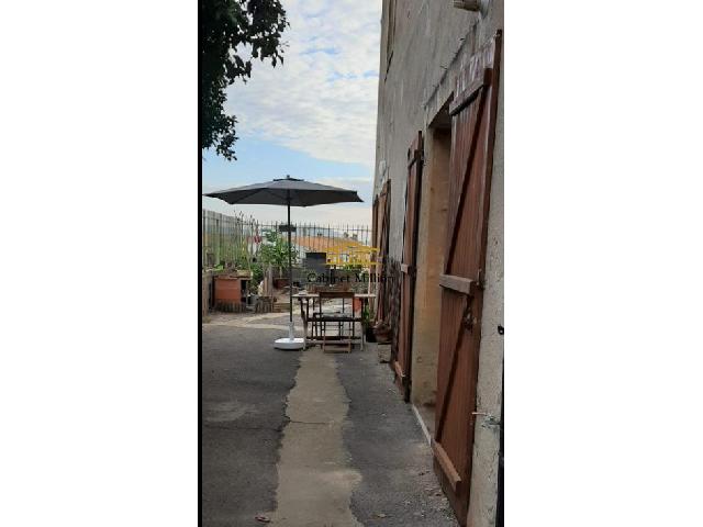 Appartement te koop in VIC-LA-GARDIOLE 34110 Hérault Languedoc Roussillon France: Appartement met een woonoppervlakte van 42 m2. Indeling: 2 vertrekken, 1 slaapkamer....
