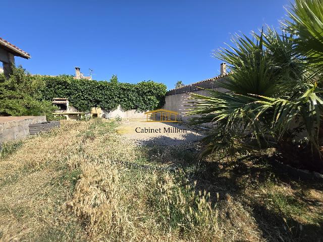 Huis te koop in VIC-LA-GARDIOLE 34110 Hérault Languedoc Roussillon France: Woonhuis met een woonoppervlakte van 96 m2 en een terrein van 450 m2. Indeling: 4 vertrekken, 3 slaapkamers....