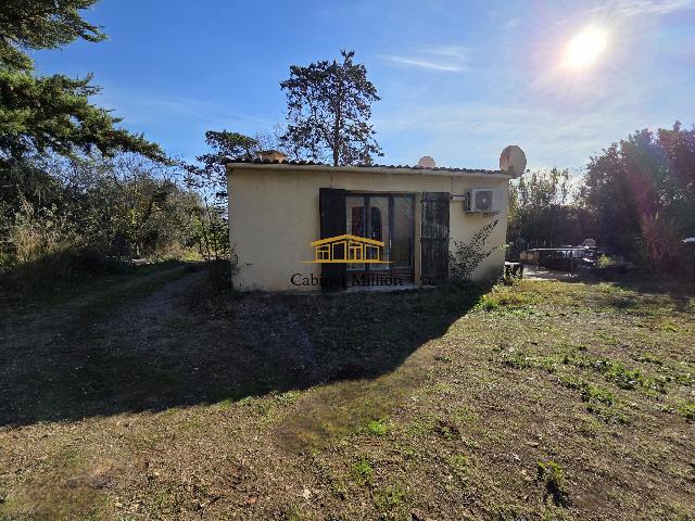 Huis te koop in VIC-LA-GARDIOLE 34110 Hérault Languedoc Roussillon France: Woonhuis met een woonoppervlakte van 70 m2 en een terrein van 1100 m2. Indeling: 2 vertrekken, 1 slaapkamer....