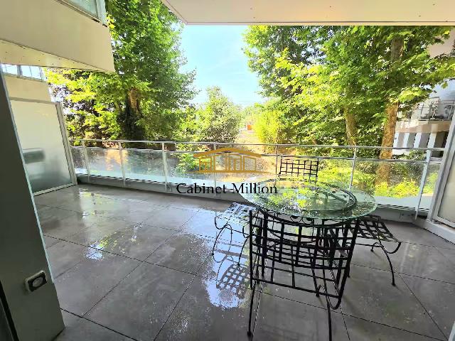 Apartment for sale in&nbsp;CASTELNAU-LE-LEZ 34170 Hérault Languedoc Roussillon France: Apartment with a habitable surface of 46 m2. Layout: 2 rooms, 1 bedroom, 1 bathroom.<br />
In an iconic building on the outskirts of Montpellier, this splendid one-bedroom apartment (T2) is located on the ...