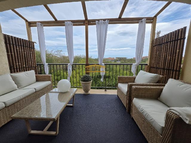 Huis te koop in&nbsp;FRONTIGNAN 34110 Hérault Languedoc Roussillon France: Deze door een architect ontworpen woning van 130 m² met uitzicht op zee zal u zeker bekoren. Licht en vrijstaand, met grote ramen en een ligging op het zuiden, biedt het rust en privacy, terwijl het ...