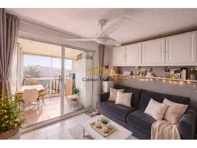 Appartement te koop in&nbsp;FRONTIGNAN 34110 Hérault Languedoc Roussillon France: Frontignan Plage. Charmant appartement met terras. Dit appartement van 24 m² is ideaal gelegen op slechts een steenworp afstand van de zee en biedt een unieke kans voor liefhebbers van de kust. Het b...