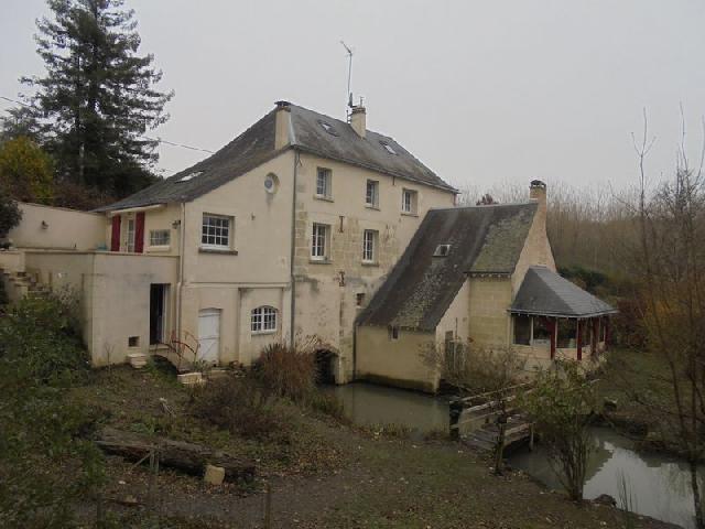 Huis te koop in TOURS 37000 Indre-et-Loire Centre France: Watermolen. Het gebouw is volledig gerestaureerd op vier niveaus.<br />
Op het gelijkvloers, zomerkeuken, eetkamer en aangenaam overdekt terras<br />
De tweede verdieping is de hoofdingang van de dam. Het heeft...
