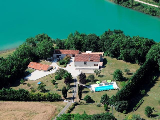 House for sale LAROQUE TIMBAUT 47340 Lot-et-Garonne Aquitaine France: Property with gite / annex with a total of 5 bedrooms in a peaceful location.<br />
<br />
Interior and Garden<br />
Small country estate, in a charming location, comprising of : Main house converted from an ancient...