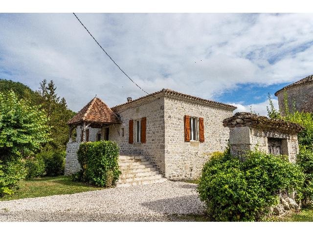 Huis te koop in MONTCUQ 46800 Lot Midi-Pyrénées Frankrijk: Woonhuis op een terrein van 1511 m2 met een woonoppervlakte van 100 m2. Indeling: 5 vertrekken, 3 slaapkamers....