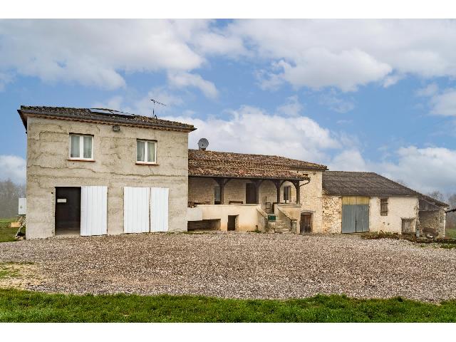 House for sale ROQUECOR 82150 Tarn-et-Garonne Midi-Pyrénées France: House, annexe, land, outbuildings, pool. Charming, small country estate, set in just over 7 hectares of land, situated at the end of a quiet lane with no close neighbours.  With fabulous views over th...