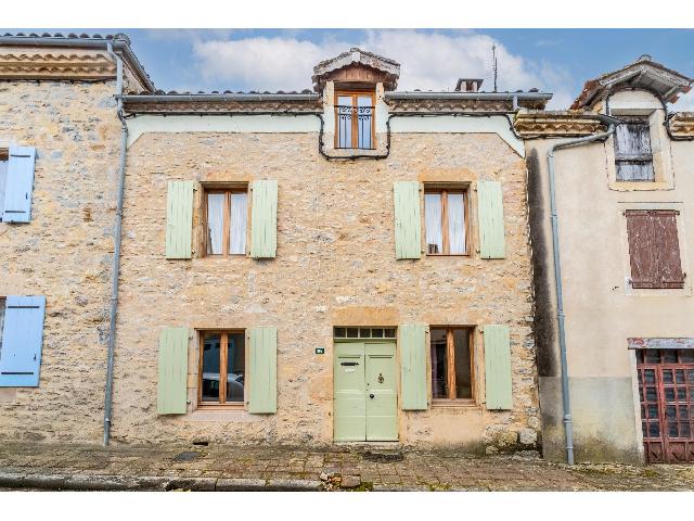 Huis te koop in VERFEIL 82330 Tarn-et-Garonne Midi-Pyrénées France: Huis, tuin, zwembad. Smaakvol gerestaureerd dorpshuis. Momenteel een tweede woning, maar het zou natuurlijk ook een vaste woning kunnen worden voor iemand die op zoek is naar een instapklare woning. D...