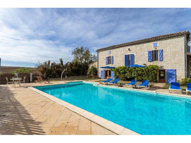 Huis te koop in ENGAYRAC 47470 Lot-et-Garonne Aquitaine Frankrijk: Huis, zwembad, tennisbaan, grond, garage. Charmant stenen landhuis uit de jaren 1840, gelegen op vijf minuten rijden van het bloeiende bastidedorp Beauville met zijn café, bakkerij, winkel en restaur...