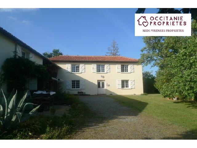 Huis te koop in TOURNOUS-DARRÉ 65220 Hautes-Pyrénées Midi-Pyrénées France: Mooi verbouwd woonhuis met 2800m2 tuin net buiten lieflijk dorp in de Hautes Pyrénées.. Mooi verbouwd woonhuis met 2800m2 tuin net buiten lieflijk dorp in de Hautes PyrénéesMet grote zorg en aanda...