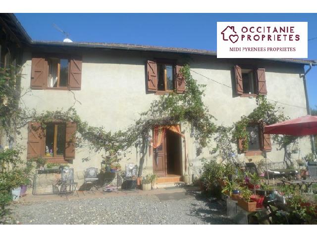 Huis te koop in ESTAMPURES 65220 Hautes-Pyrénées Midi-Pyrénées France: Boerderij met vele mogelijkheden daterend uit 1790 op 3ha. Boerderij met vele mogelijkheden daterend uit 1790 op 3haDe eerste steen van deze oude boerderij werd gelegd in 1790. Daarna volgden meerdere...