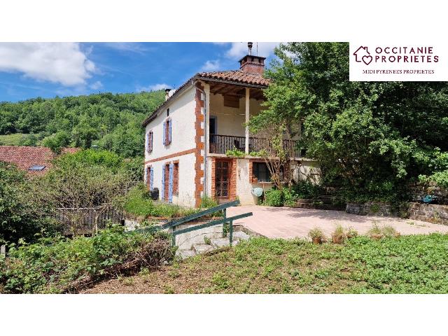 Huis te koop in ASPET 31160 Haute-Garonne Midi-Pyrénées France: Gerenoveerd oud huis met terrein en zwembad Beschrijving : Gerenoveerd oud huis met terrein en zwembad. Aan de rand van het dorp Fougaron, niet ver van het charmante dorpje Arbas, in de Arbas vallei, ...