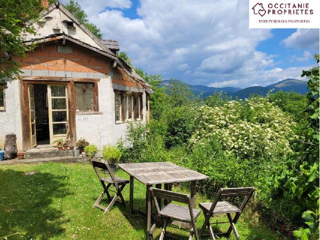 Huis te koop in MASSAT 09320 Ariège Midi-Pyrénées France: Berghuis 85m2 met 7Ha, zeer rustig Charmant huis van 85 m2 met 7 hectare grond, in het hart van de natuur. Op een hoogte van 750 meter, met ligging op het zuidoosten, is deze woning een oase van rust ...