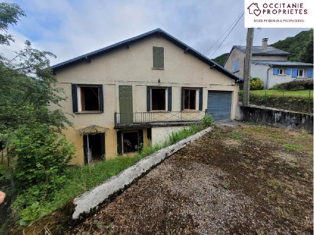Huis te koop in MASSAT 09320 Ariège Midi-Pyrénées France: Te renoveren woning van 84m2 met een perceel van 1451m2 Te renoveren huis 84m2 in een gehucht in de gemeente Massat, op het westen gelegen op 660m hoogte, op 1451m2 grond.<br />
Het huis ligt terug van de ...