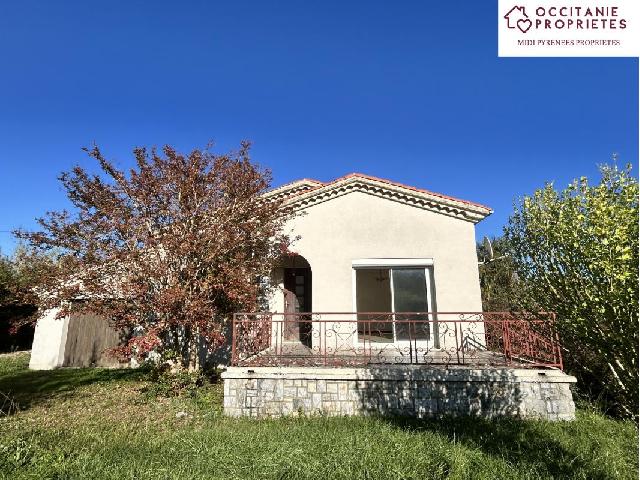 Huis te koop in LE FOSSAT 09130 Ariège Midi-Pyrénées France: Vrijstaande woning met tuin Gelijkvloerse vrijstaande woning met een oppervlakte van circa 70m2 woonoppervlak met garage op een perceel van 1092m2.<br />
U profiteert van een woonkamer van 18,5m2, een keuk...