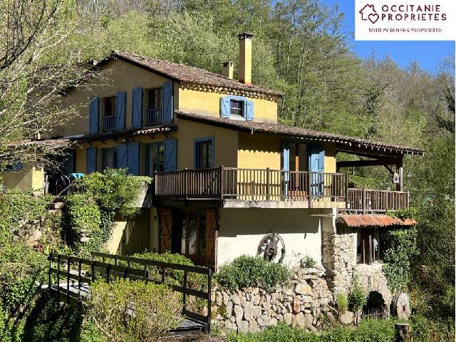 Gîtes/Chambres d'hôtes te koop in FOIX 09000 Ariège Midi-Pyrénées France: Te koop: een molen van 160m2, een kleine gîte van 30m2, een Aan de voet van de Pyreneeën is deze watermolen uit de Franse Revolutie gerestaureerd. Aangepast aan het moderne leven met alle comfort va...