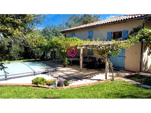Huis te koop in&nbsp;MOLAS 31230 Haute-Garonne Midi-Pyrénées France: Schitterend huis met zwembad in een zeer rustige, zeer besloten omgeving Dit huis, momenteel verhuurd aan vakantie gangers, is ideaal voor een rustig leven ver weg van onze lawaaierige wereld. Op een ...