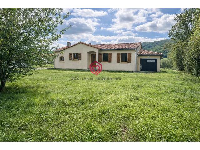 Huis te koop in&nbsp;LES BORDES SUR ARIZE 09350 Ariège Midi-Pyrénées France: Huis met grote grond en onwaarschijnlijke uitzicht Nestled in een groene en rustige omgeving biedt dit charmante huis, gebouwd in 1993, een ideale leefomgeving met een vrij uitzicht op het bos en de o...