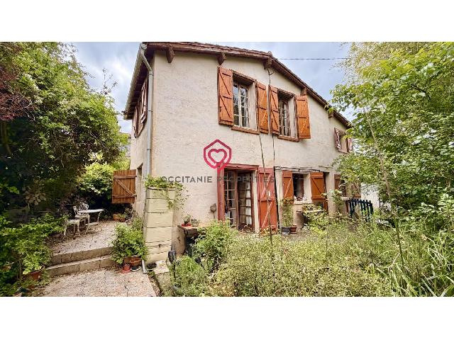 House for sale in&nbsp;LES BORDES SUR ARIZE 09350 Ariège Midi-Pyrénées France: Charming Character House with Garden Located on the edge of the village of Les Bordes-sur-Arize, this charming character home offers a peaceful and green living environment.<br />
<br />
On the ground floor, yo...
