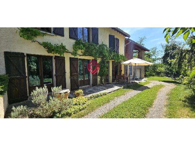 Haus zu verkaufen in&nbsp;MONTEGUT PLANTAUREL 09120 Ariège Midi-Pyrénées Frankreich: Haus mit 6 Zimmern und großem Potenzial – Entdecken Sie dieses charmante Haus mit einer Wohnfläche von 120 m² auf einem 1.079 m² großen Grundstück. Es liegt in einer grünen Umgebung, die idea...