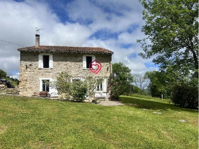 Huis te koop in&nbsp;LA BASTIDE DE SEROU 09240 Ariège Midi-Pyrénées France: Huis van 114 m² met een tuin van 1500 m² Oud huis van 114 m² vol charme en karakter, gelegen op een prachtig bebost terrein van 1 500 m².<br />
<br />
Dit prachtige huis, dat met smaak en met behoud van zij...