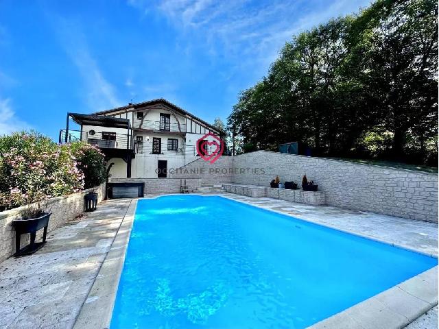 Haus zu verkaufen in&nbsp;MALABAT 32730 Gers Midi-Pyrénées Frankreich: Bezugsfertiges Haus mit Bergblick und Pool in der Nähe von Marciac. In der Nähe eines charmanten Dorfes und nur wenige Minuten von Marciac entfernt, das für sein internationales Jazzfestival bekann...