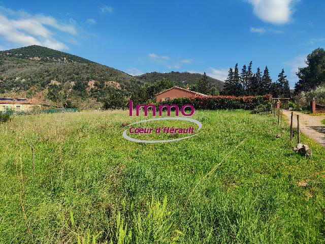 Bouwterrein te koop in SALASC 34800 Hérault Languedoc Roussillon France: Terrein van 1097 m2....