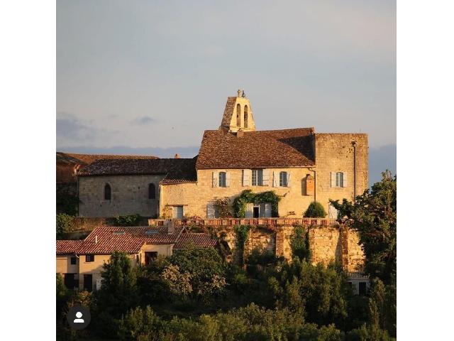 Huis te koop in&nbsp;LACHAPELLE 82120 Tarn-et-Garonne Midi-Pyrénées France: Kasteel met panoramisch uitzicht in het hart van Lomagne. Gelegen op een dominante positie in een pittoresk dorpje op een heuveltop tussen de Gers en Tarn-et-Garonne, biedt dit opmerkelijke historisch...