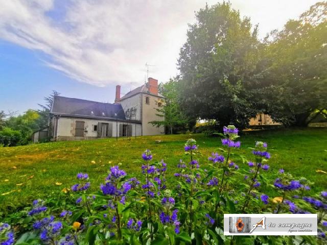 Huis te koop in SANNAT 23110 Creuse Limousin Frankrijk: Mooie Creuse-residentie in een rustige, landelijke omgeving.<br />
<br />
Als laatste huis in het gehucht zal dit pand u verleiden met zijn ligging, zijn rust en zijn prachtige uitzicht en privacy.<br />
<br />
Het hoofd...