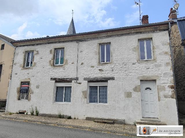 House for sale ESPINASSE 63390 Puy-de-Dôme Auvergne France: It is in a quiet village that you will discover this detached house.<br />
A small village of three hundred inhabitants nestled in the heart of the Pays des Combrailles, Espinasse is a typical commune of t...