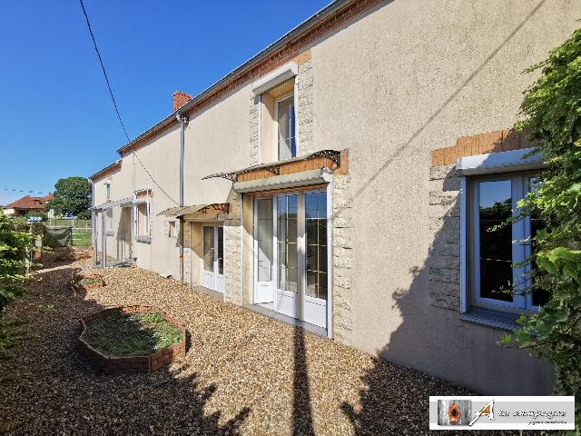 Huis te koop in ARPHEUILLES-SAINT-PRIEST 03420 Allier Auvergne Frankrijk: Gelegen in een gehucht dat behoort tot de gemeente Arpheuilles Saint Priest, ontdekt u dit bewoonbare pand dat klaar is om op één niveau te wonen als u dat wilt. Het ligt op slechts een paar minuten...