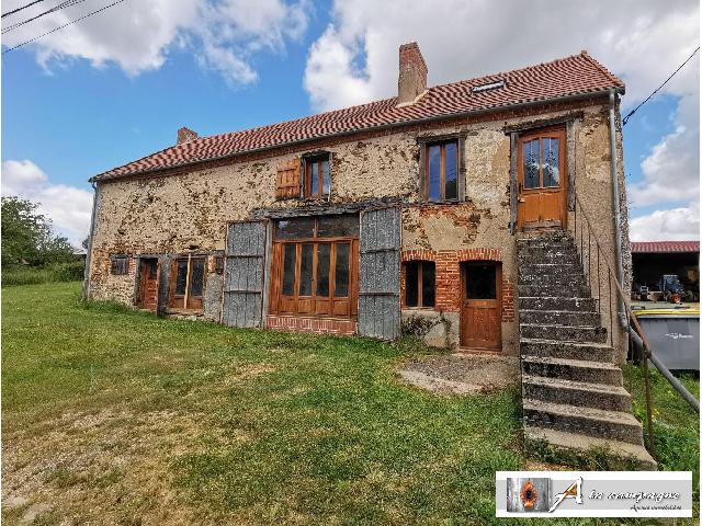 Huis te koop in CHAMBON-SUR-VOUEIZE 23170 Creuse Limousin Frankrijk: Gelegen in een afgelegen gehucht, niet ver van Chambon-sur-Voueize, een prachtig dorp met twee rivieren en alles wat u nodig heeft, zoals winkels, dokters, scholen.<br />
Deze gedeeltelijk voltooide verbou...