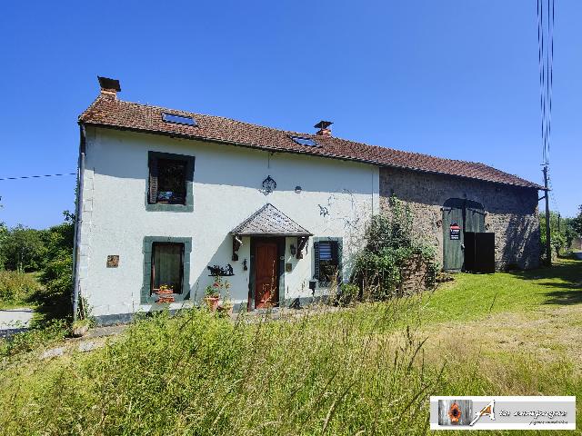 Huis te koop in ROUGNAT 23700 Creuse Limousin France: Charmante vrijstaande boerderij met bijgebouwen en een aangename tuin.<br />
Kom en ontdek dit huis, de bijgebouwen en de prachtige tuin in een rustig gehucht op het platteland van de Creuse.<br />
We bevinden ...