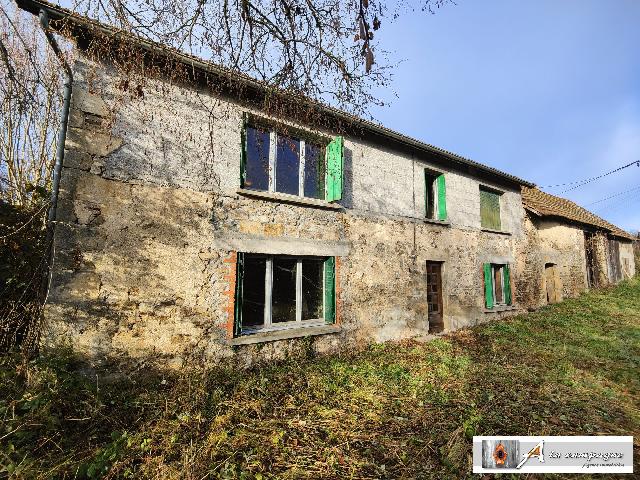 Huis te koop in BIOLLET 63640 Puy-de-Dôme Auvergne France: Groot huis met aangrenzende schuur te renoveren in Biollet.<br />
Gelegen in het hart van de Combrailles, in het charmante dorpje Biollet, in een gehucht, op slechts een paar minuten van de boeddhistische ...