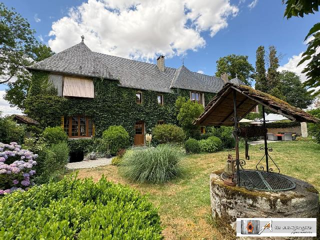 Haus&nbsp;zu verkaufen in&nbsp;SAINT-MAURICE-PRÈS-PIONSAT 63330 Puy-de-Dôme Frankreich. Großzügiges Landhaus mit Grundstück und Nebengebäuden. Das Haus befindet sich in Saint-Maurice-près-Pionsat – einem angenehmen Ort mit Schule, Schulbusanbindung, Lebensmittelgeschäft, Post und...