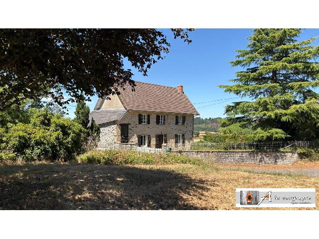Huis te koop in&nbsp;CHÂTEAU-SUR-CHER 63330 Puy-de-Dôme Auvergne France: Charmant, rustig stenen huis. Deze aangename stenen woning, gelegen in de gemeente Château-sur-Cher in een rustig gehucht, zal u zeker aanspreken met zijn charme en potentie. Het ligt op slechts 15 m...