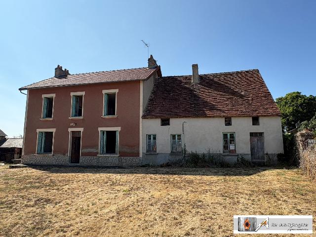 Huis te koop in&nbsp;SAINT-JULIEN-LA-GENÊTE 23110 Creuse Limousin France: Rustig gelegen vastgoedcomplex dat renovatie behoeft.<br />
Dit complex ligt in een rustig gehucht in de gemeente Saint-Julien-la-Genête en biedt veel potentieel. Het bevindt zich op slechts 4 minuten rij...