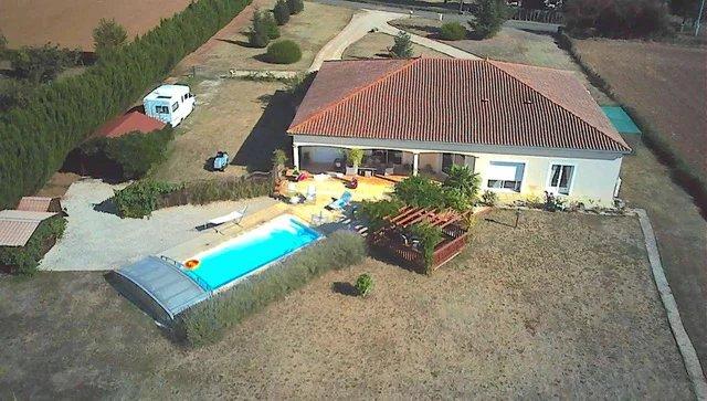 House for sale MAUPRÉVOIR 86460 Vienne Poitou-Charentes France: Pristine, Energy Conscious Bungalow with Pool - Vienne. Set on a plot of 5630m² in Mauprévoir in the Vienne; is this pristine bungalow with 288m² of living space and a beautiful, covered terrace lo...