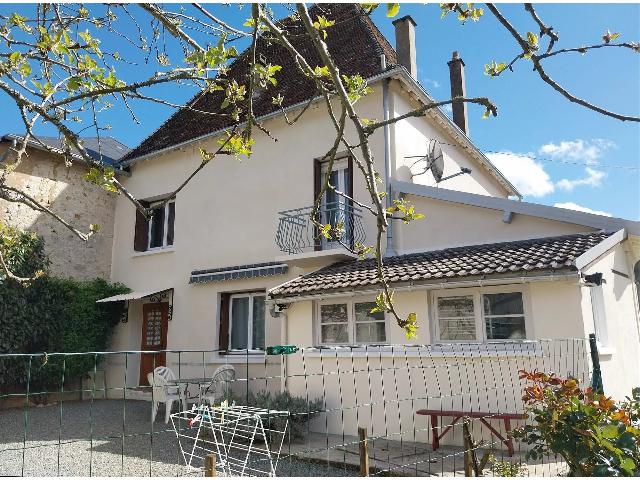 Huis te koop in LUZERET 36800 Indre Centre Frankrijk: Dit leuke huis is in het Parc Régional de la Brenne, in een dorpje tussen Prissac en Argenton sur Creuse (departement Indre 36). Het is in zeer goede staat en direct bewoonbaar. Het heeft 4 slaapkame...