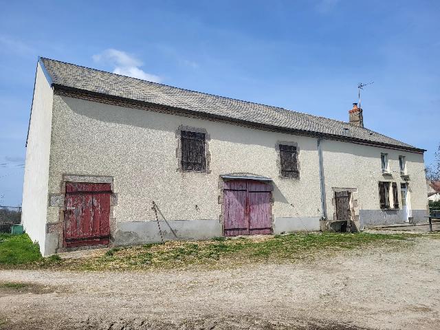 House for sale SAINT-LÉGER-MAGNAZEIX 87190 Haute-Vienne Limousin France: Farmhouse with land near St-Léger-Magnazeix - Haute Vienne<br />
This typical farmhouse with stables, land and barn 4.5 km from the amenities of Saint-Léger-Magnazeix. Haute Vienne<br />
<br />
The nearest village...