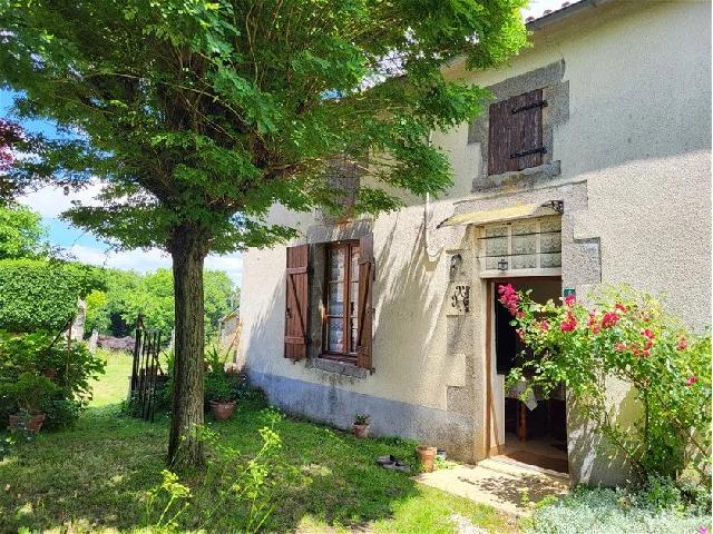 House for sale BUSSIèRE-POITEVINE 87320 Haute-Vienne Limousin France: This pretty house with land is about 7km’s from Bussière-Poitevine in the Haute Vienne, Nouvelle Aquitaine. It is situated down a little road which has magnificent views of the surrounding countrys...