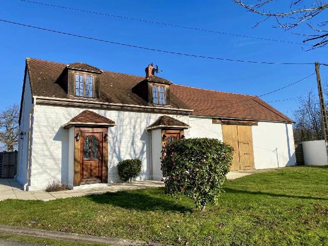 Maison à vendre à COULONGES-LES-HéROLLES 86290 Vienne Poitou-Charentes France: Maison de campagne rénovée de 3 chambres dans un hameau de la commune de Coulonges Les Hérolles, Vienne, Nouvelle Aquitaine. Située à l'orée du Parc National de la Brenne, c'est un lieu de vacan...