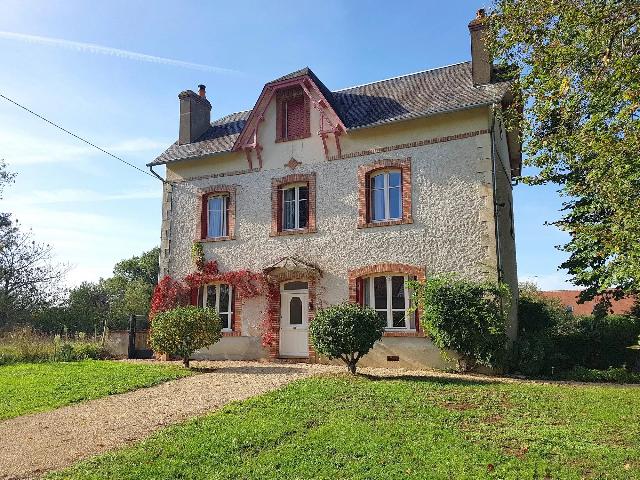 House for sale CHAILLAC 36310 Indre Centre France: This beautiful manor house with garden/land, covered terrace and small outbuilding is near Chaillac, in the south of the Brenne, department Indre 36. It has 4 bedrooms, a large attic and a cellar. Sit...