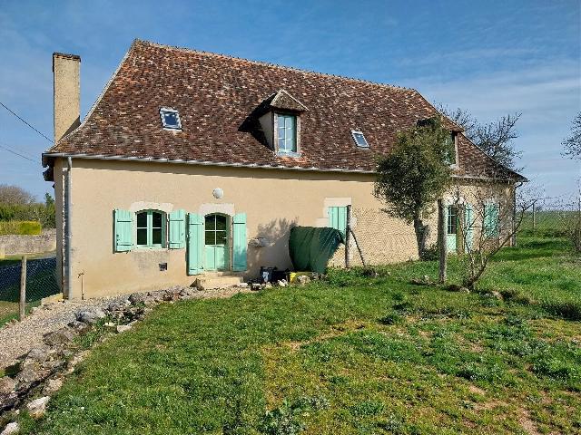 House for sale ANTIGNY 86310 Vienne Poitou-Charentes France: This beautiful farmhouse comprising two houses with garden is near Saint Savin, Vienne 86. It has been completely renovated, with taste! One house has a living room/kitchen, 4 bedrooms, bathroom and t...