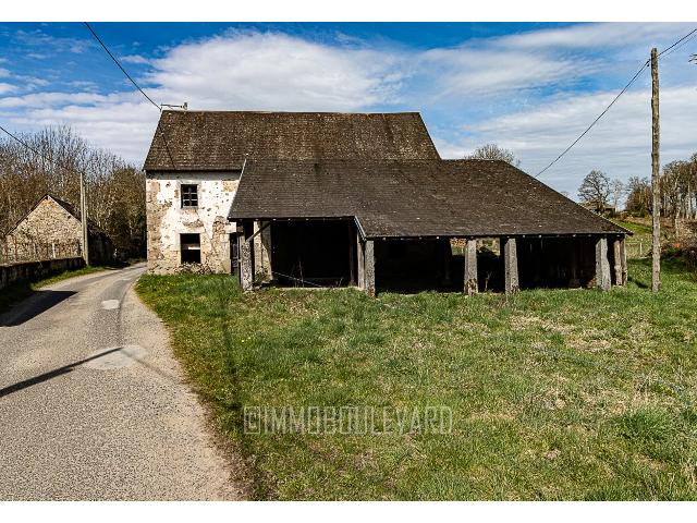 Huis te koop in MONTEL-DE-GELAT 63380 Puy-de-Dôme Auvergne France: In de regio Auvergne, Puy de Dôme gelegen in een rustig klein gehucht in de buurt van Montel de Gelat, staat dit project met heel veel potentie.<br />
Dit huis is op zoek naar een zeer handige klussers, d...